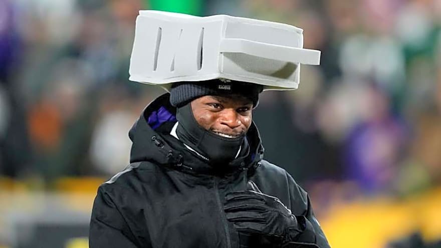 WWE Star Uses Ravens' Lamar Jackson to Prove NFL Pedigree