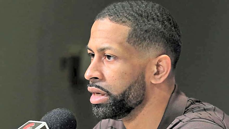 Steelers coach Mike Tomlin blasts Browns GM Andrew Berry after blowout victory
