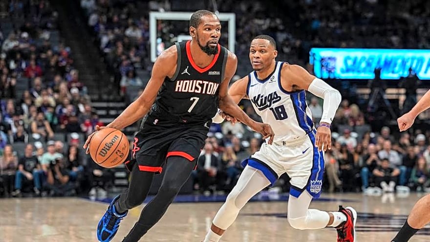 Should the Houston Rockets Reunite With a Former MVP?