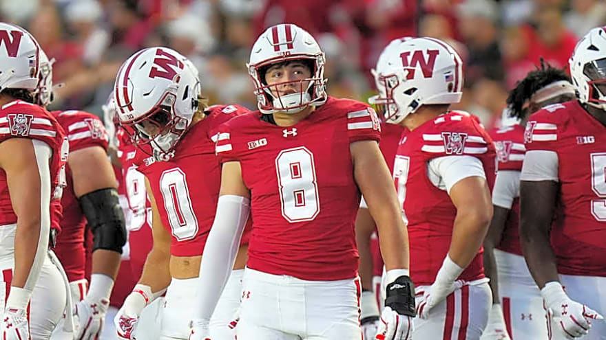 Wisconsin freshman earns Badgers&#39; highest honors on All-Big Ten teams