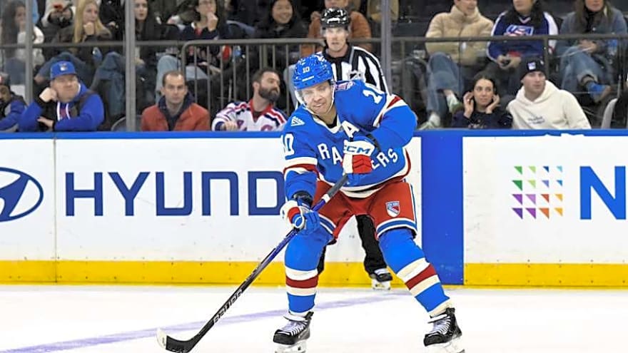 Rangers&#39; Mike Sullivan Sends Clear Message to Star Defenseman