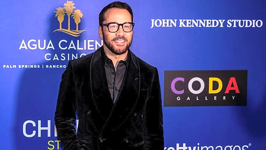 How Jeremy Piven, Entourage Helped Arch Manning Play Better Football