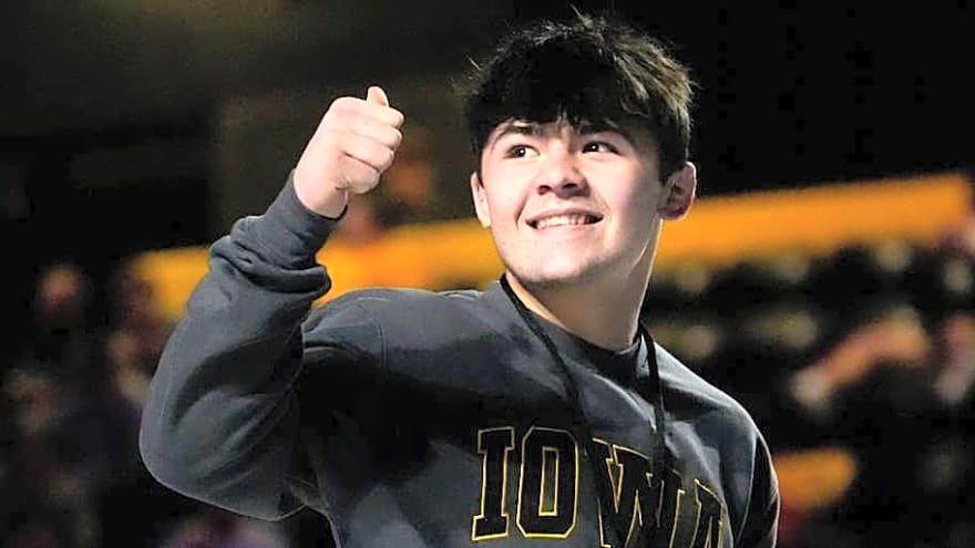 Bo Bassett Decommits From Iowa. Is Penn State Wrestling in the Picture?