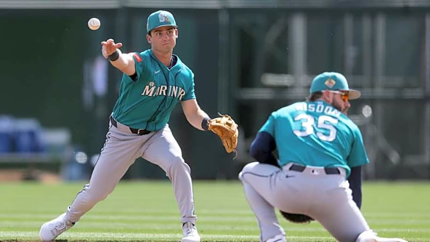 Seattle Mariners fall to the Los Angeles Dodgers, 3-0, at Camelback Ranch