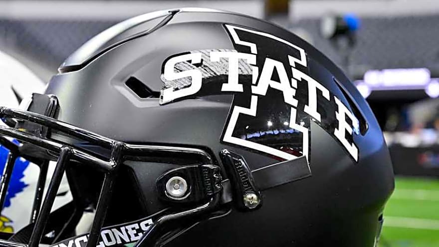 Quarterback Entering Transfer Portal is Significant Blow for Iowa State Cyclones