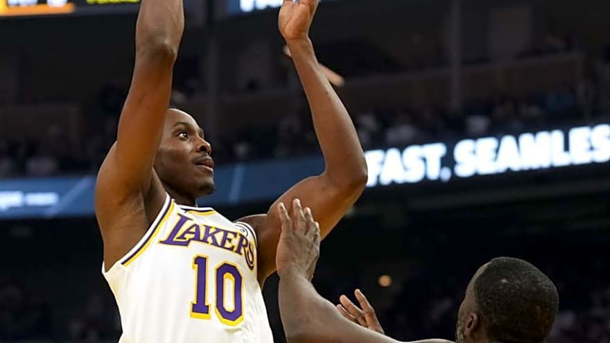 Grizzlies add former Lakers big on 10-day deal amid injury crunch