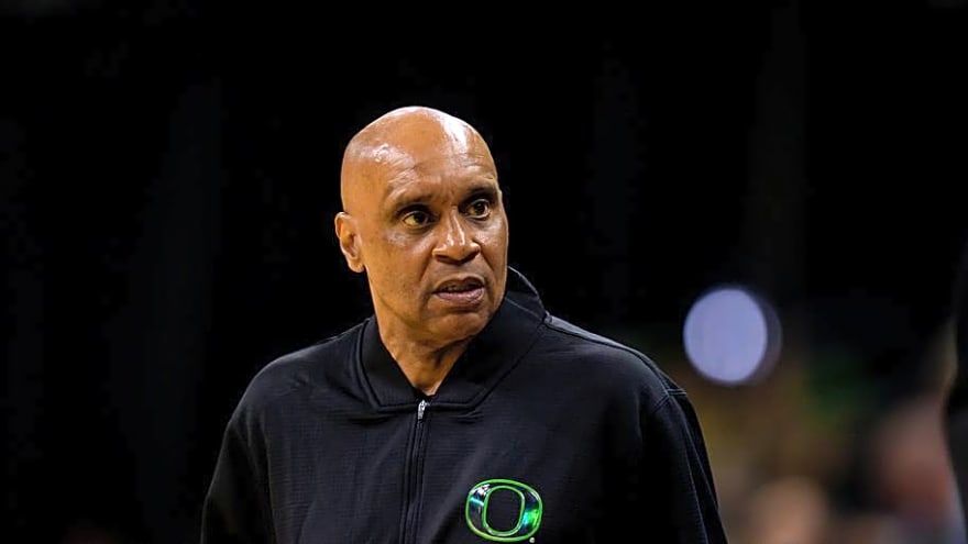 Tony Stubblefield's interim start at Oregon off to disasterous start after loss to Seattle
