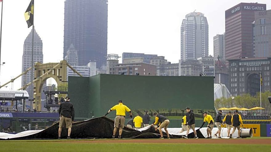 Pirates vs. Cardinals Beginning in Rain Delay