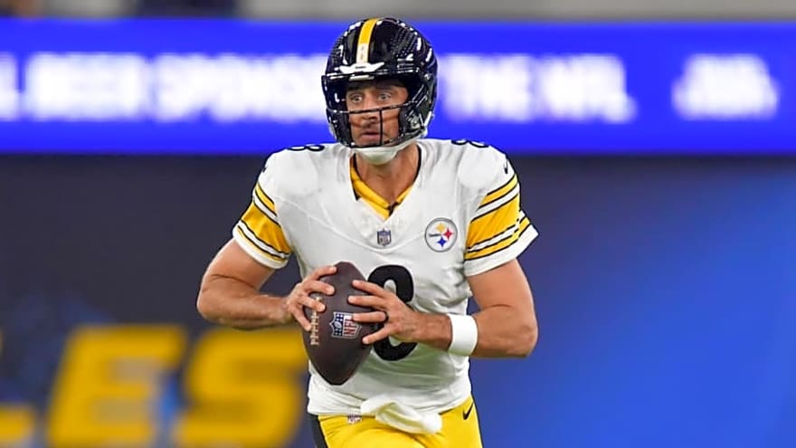 Aaron Rodgers Leaves Steelers Game With Hand Injury