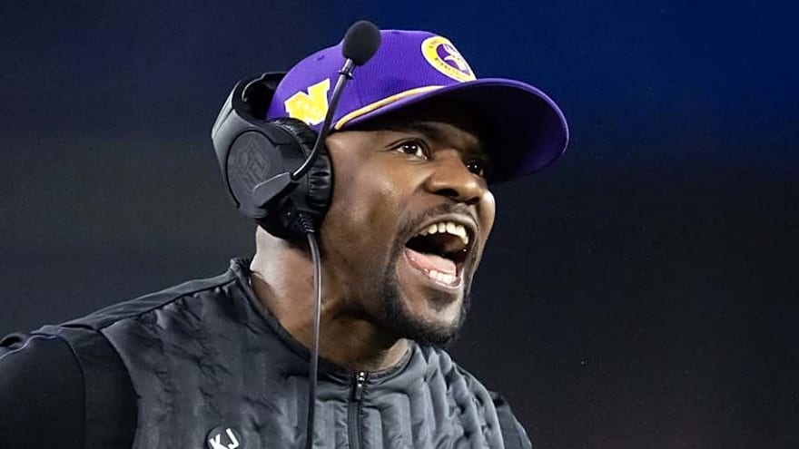 How Brian Flores Helped Shape Commanders DC Daronte Jones