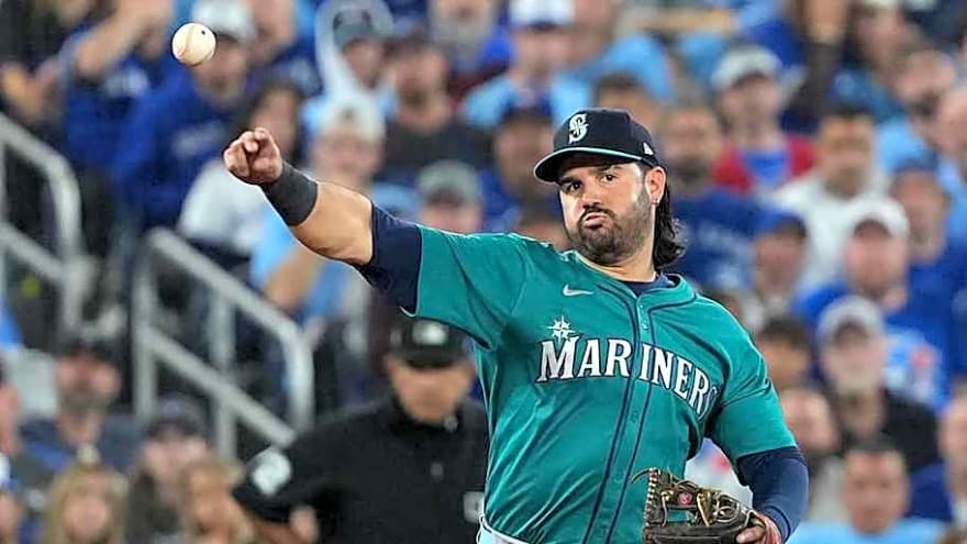 Seattle loses free agent third baseman Eugenio Suarez to the Cincinnati Reds