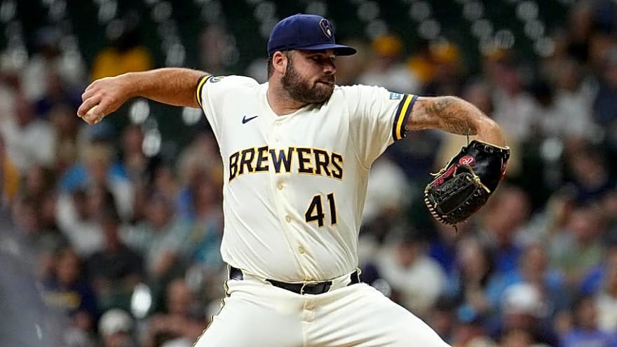 Brewers Veteran Pitcher Elects Free Agency From Milwaukee