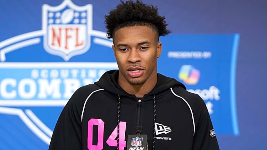 Cowboys Met With  ‘Explosive’ South Carolina CB During Pre-Draft Visit