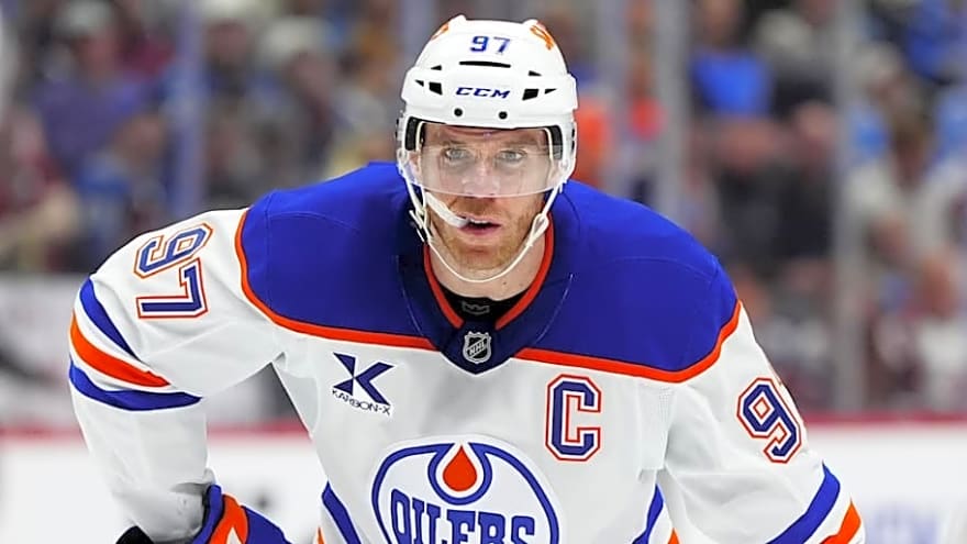 Oilers' Connor McDavid Chasing 400 Goals Against Surging Stars