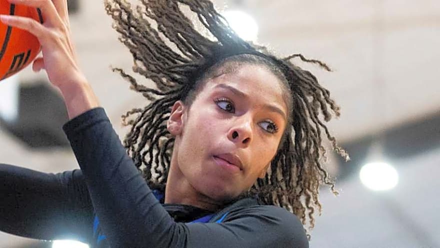 Tanyuel Welch Making Impact for Arizona Women’s Basketball