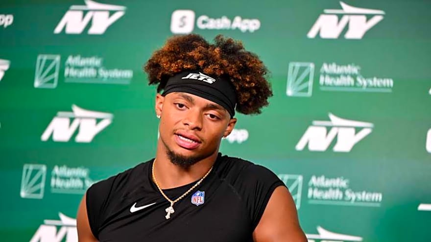 NFL Writer Reveals &#39;Worst Case Scenario&#39; For Justin Fields, Jets