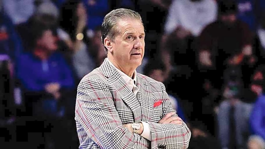 Razorbacks Are Close, But Close Won't Cut Down Any Nets in March