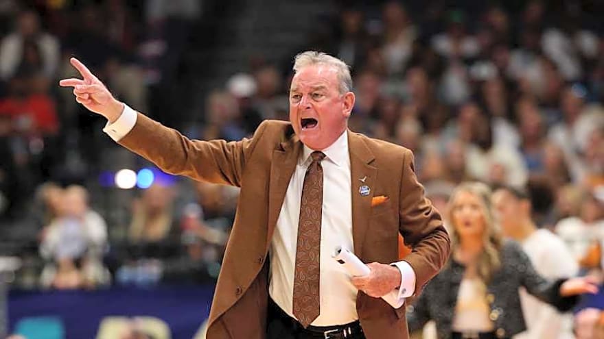 Texas Longhorns Stay Undefeated With Decisive Home Win vs. Penn