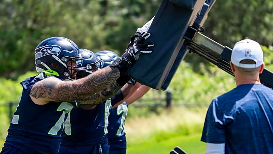 Seahawks offense &#39;excited about the plan&#39; under Klint Kubiak as training camp kicks off