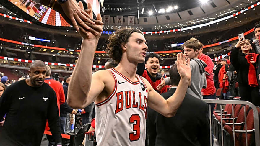 Matas Buzelis Compares Josh Giddey to Los Angeles Lakers Legend