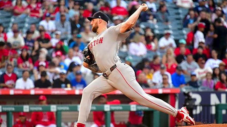 Red Sox Legend Sends Message To Garrett Crochet