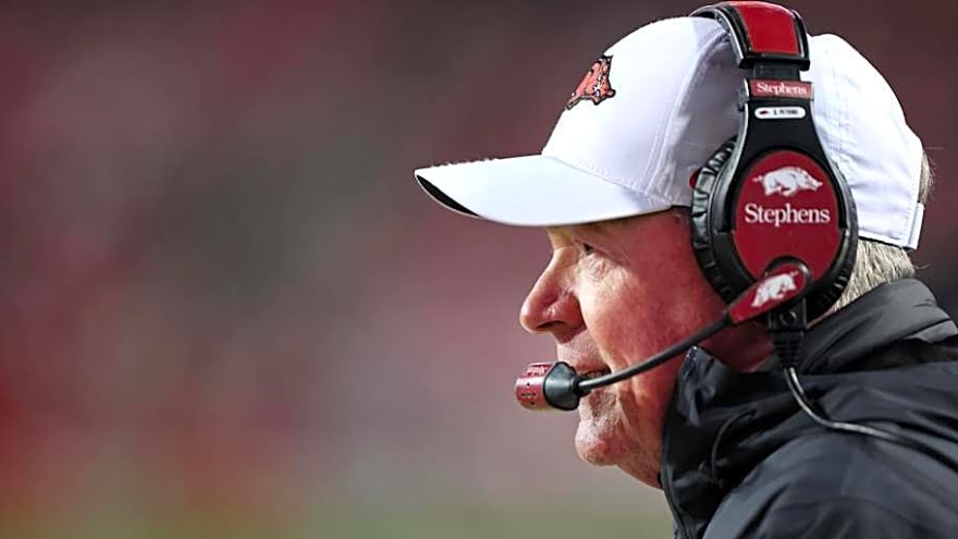 Even in Arkansas&#39; darkest hour, fan base shows what can be possible