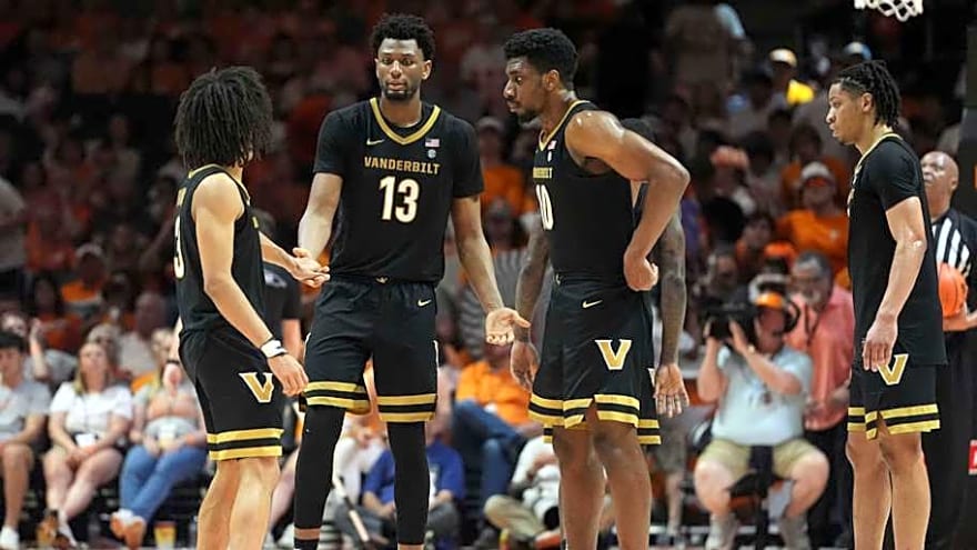 How Vanderbilt Basketball's Frontcourt Has Changed Dynamic of Its Offense