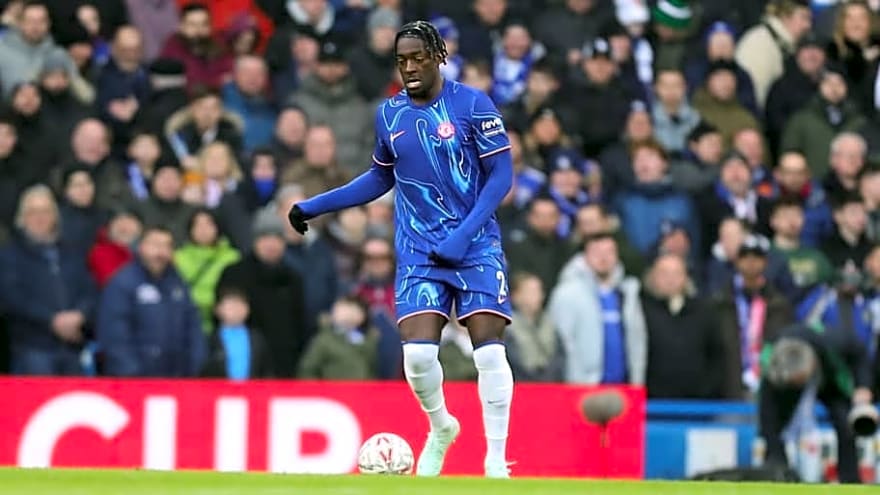 AS Roma interested in potential January move for ostracised Chelsea defender