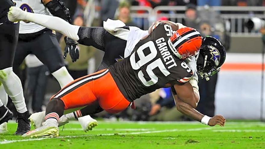 Myles Garrett passes Hall of Famer for sack streak record