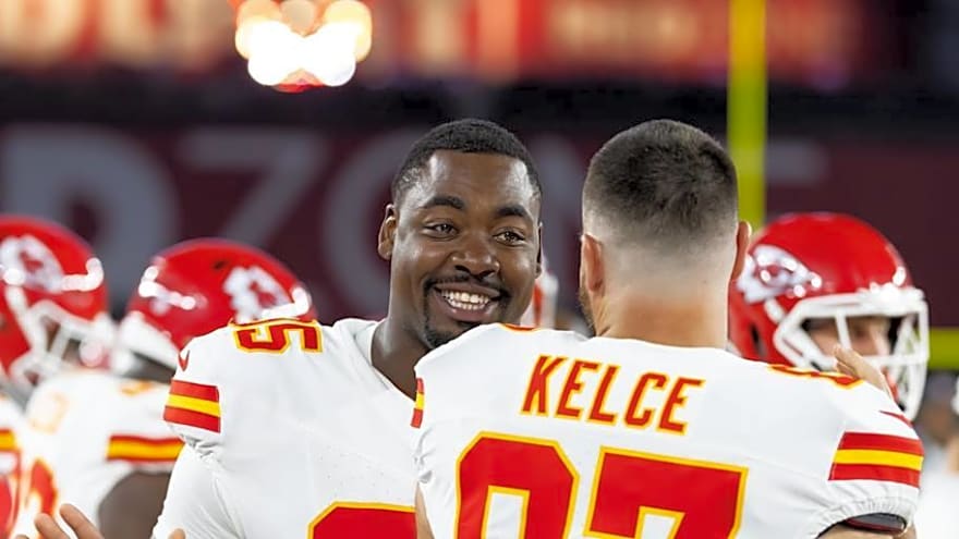 Chiefs’ Jones Has 2-Word Response to Kelce Disses