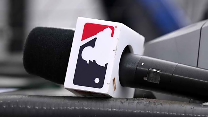 Mariners Insider says after signing Refsnyder, Seattle still has another move to make