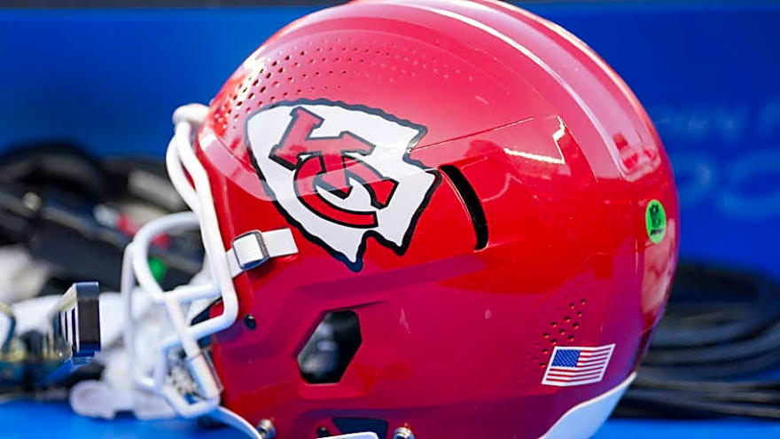 2 Chiefs Cash In Big Bonus Checks