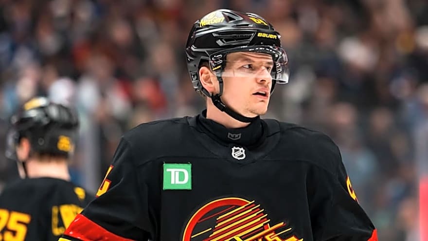 Canucks' David Kämpf Living Out Olympic Dream for Czechia