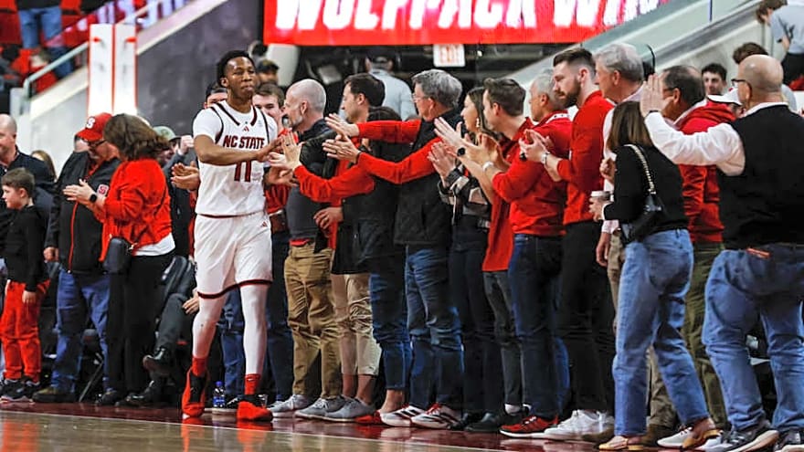 Miami Basketball Walks into the 'Hardest Place to Play in the Conference'