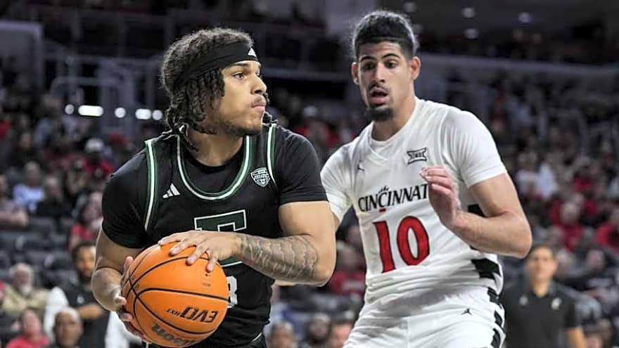 Three Man Weave: Cincinnati Bearcats Basketball Suffers Horrific Home Loss To Eastern Michigan