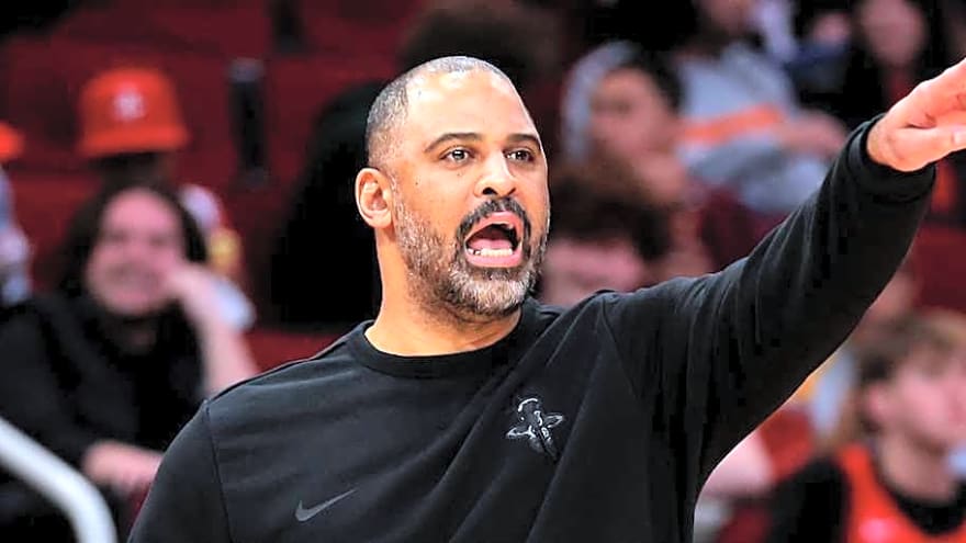 LA Clippers Get One Surprise Ahead of Rockets' Matchup