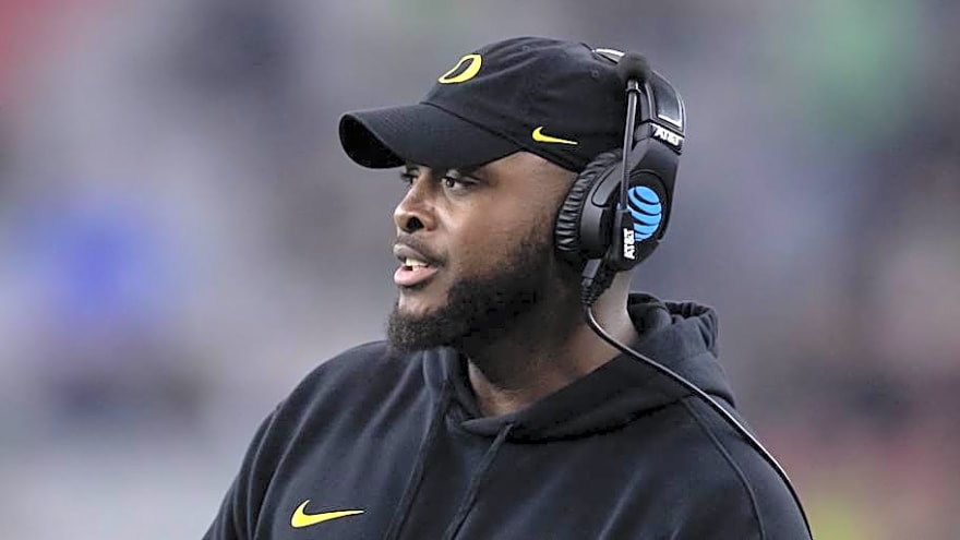 Why Oregon's Offensive Line Was Snubbed By Joe Moore Award