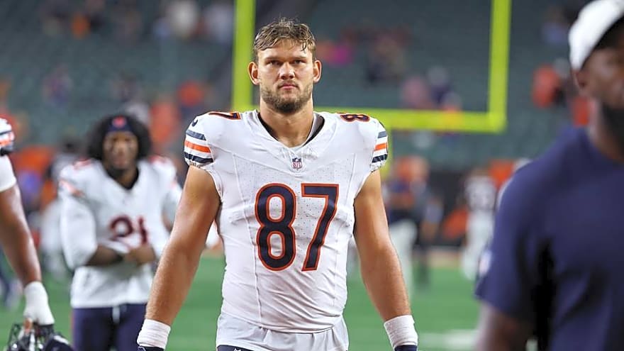 One Bears Rookie Shines While Another Struggles in Joint Practice with Titans