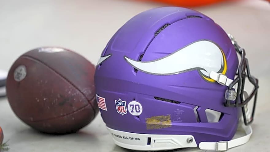 Vikings Veteran Pro Bowlder Drawing Buzz as Jets Next QB Target