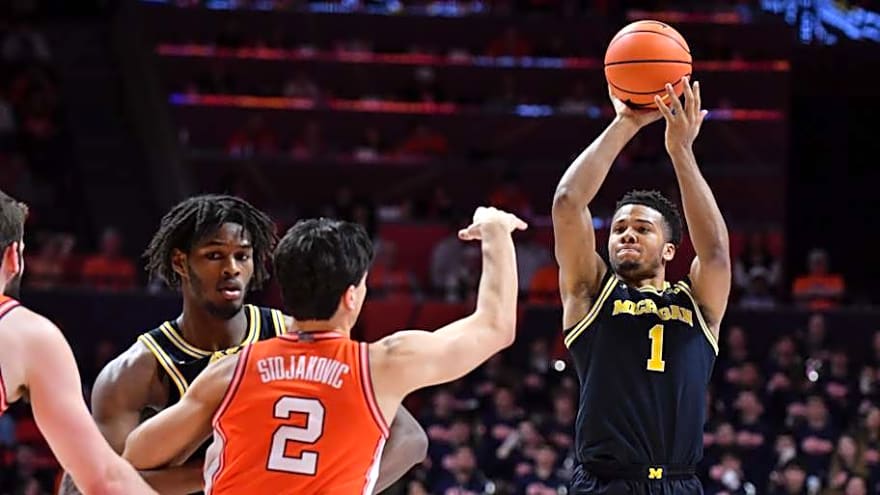 Michigan Basketball Remains in Top Five of AP Poll for 13th Consecutive Week