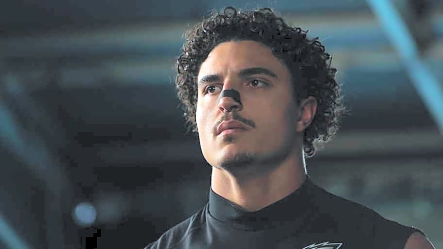 Titans Could Fill Big Gap with Splashy Free Agent EDGE