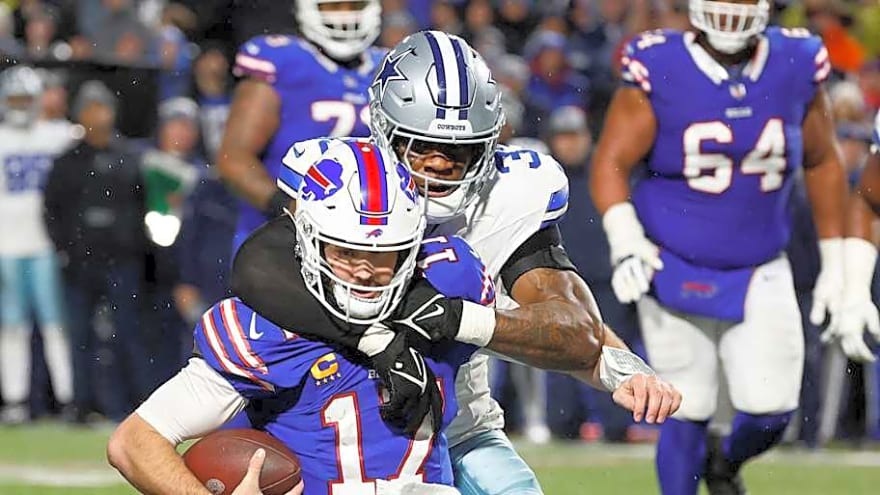 Cowboys cut former starting LB to make room for NFL preseason star