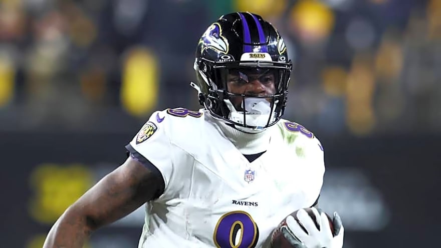 Ravens' Lamar Jackson Throws Insane Clutch TD vs. Steelers