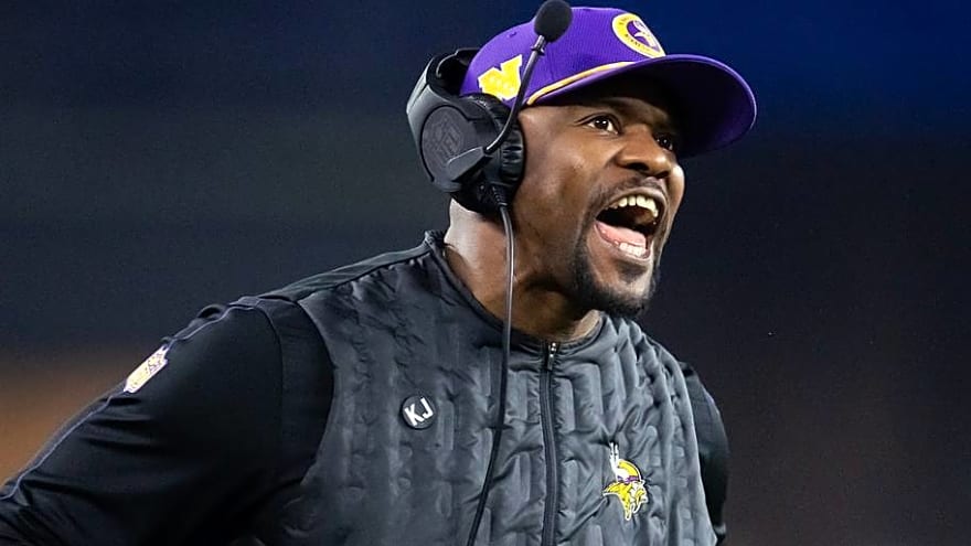 Revisiting 3 Bold Vikings Predictions Five Weeks Into the Season (Has Flores's Defense Exceeded Expectations?)