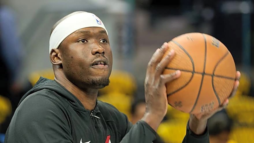 Suns Make 2 Official Roster Moves as Training Camp Looms