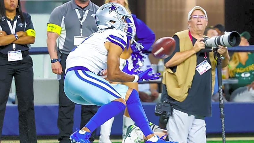 Cowboys shockingly bench former starting wide receiver in Week 12 vs. Eagles