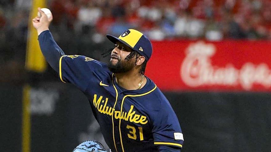 Braves Re-Sign Right-Handed Reliever to One-Year Contract