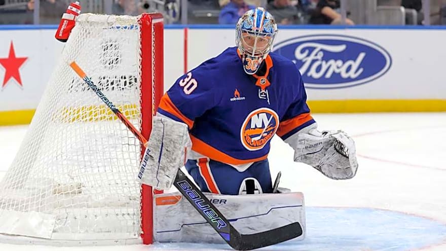 Islanders Goalie&#39;s Agent Shuts Down Trade Rumors