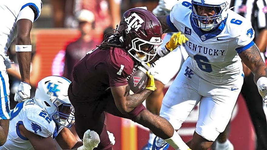 Texas A&M WR Mario Craver Exits With Injury vs. LSU