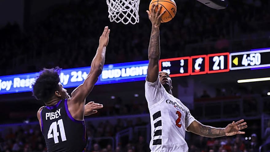 Three Man Weave: Cincinnati Bearcats Basketball NCAA Tournament Hopes Take Hit Against TCU